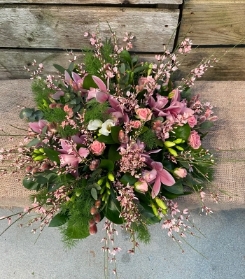 Oasis Posy Natural and Wild in pinks